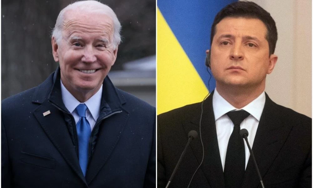 Τηλεφωνική επικοινωνία Μπάιντεν-Ζελένσκι για τις κυρώσεις σε βάρος του Κρεμλίνου